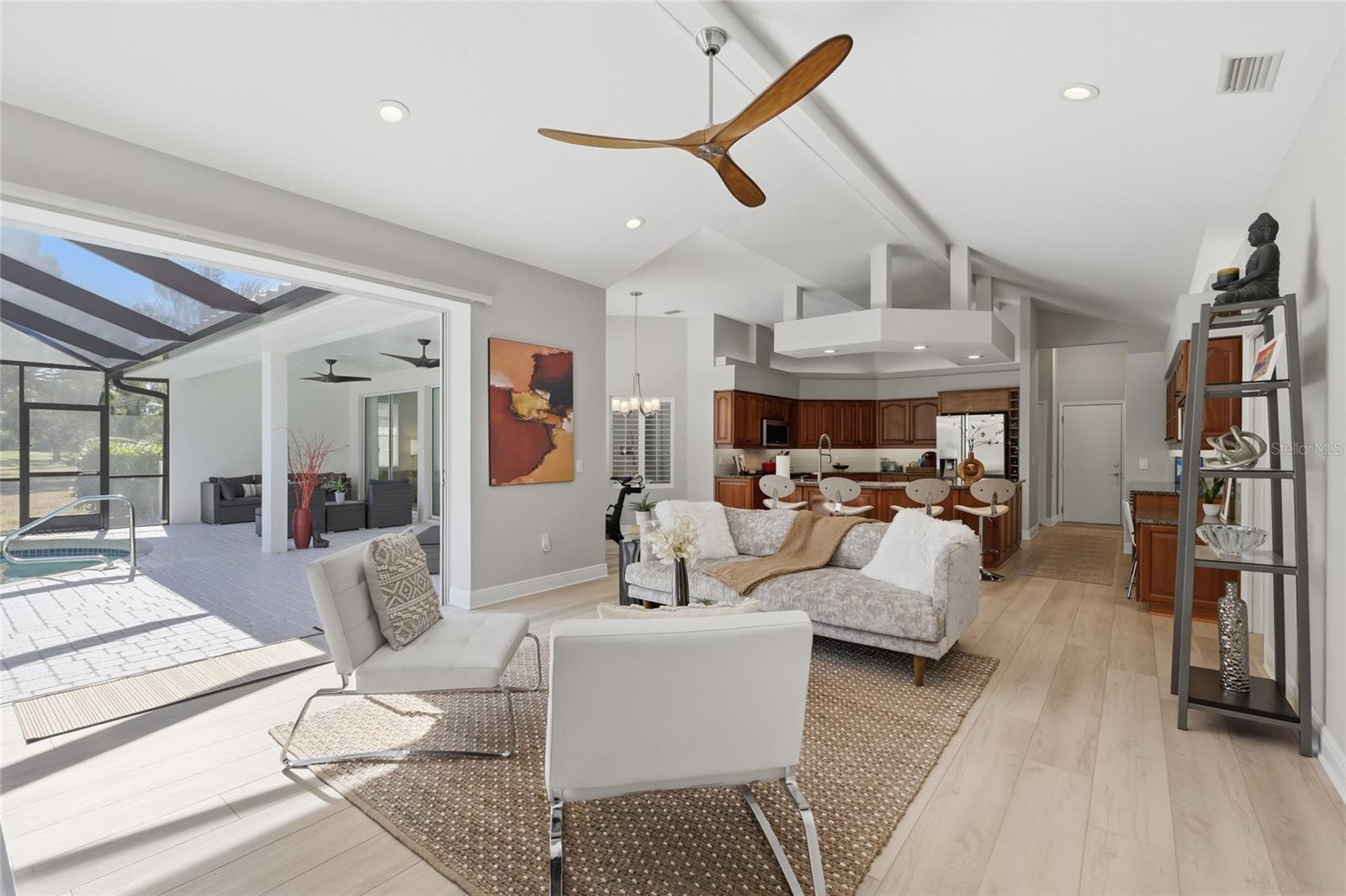 LINKS AT PALM-AIRE - Residential