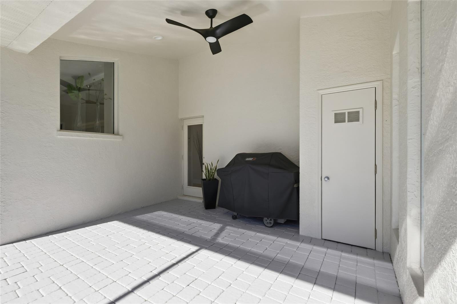 LINKS AT PALM-AIRE - Residential