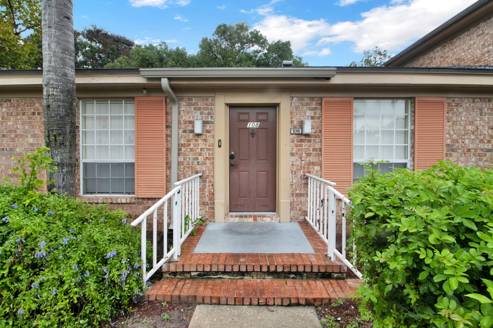416 BANYON TREE CIRCLE 108