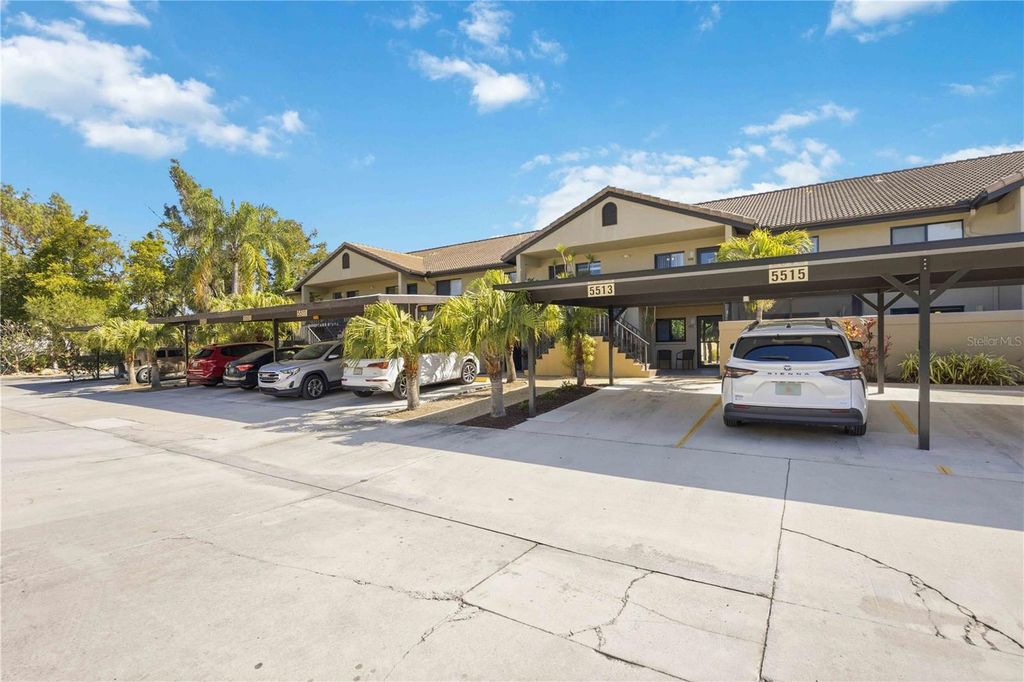 Photo of 5515 Ashton Way #5515, Sarasota, FL 34231 (MLS # A4683535)