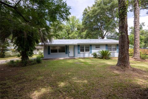 A home in HIGH SPRINGS