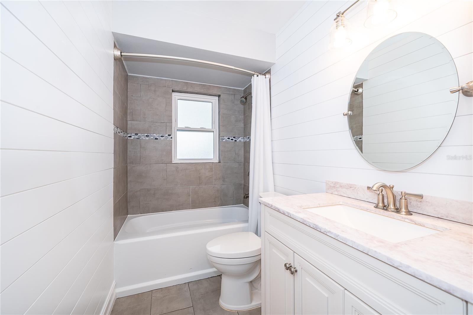 REGAL OAK SHORES UNIT 8 - Residential