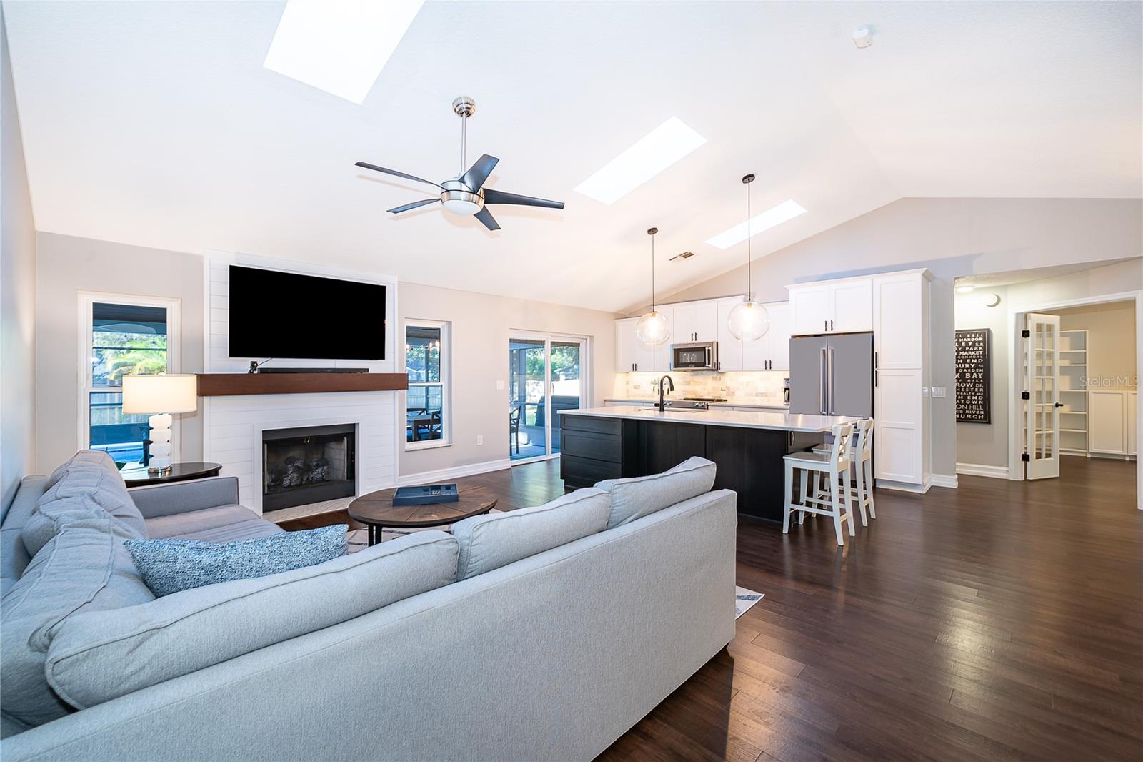 REGAL OAK SHORES UNIT 8 - Residential