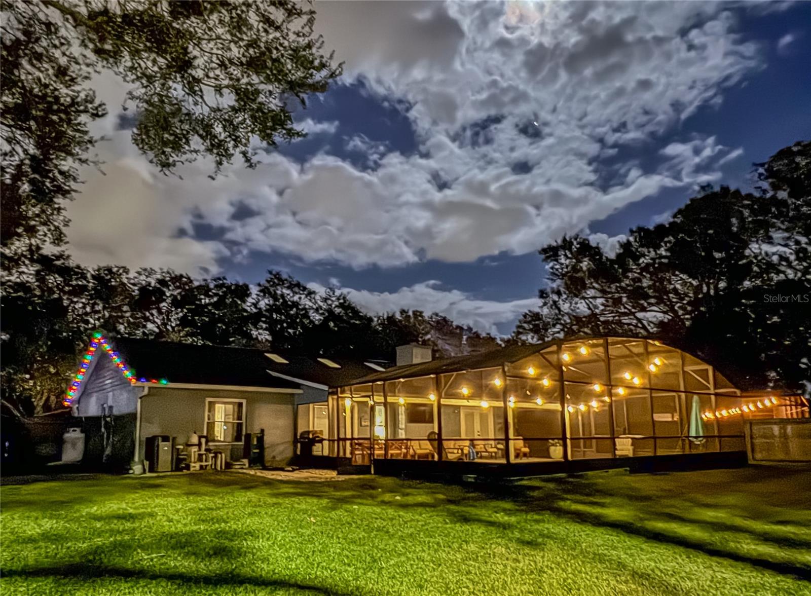 REGAL OAK SHORES UNIT 8 - Residential