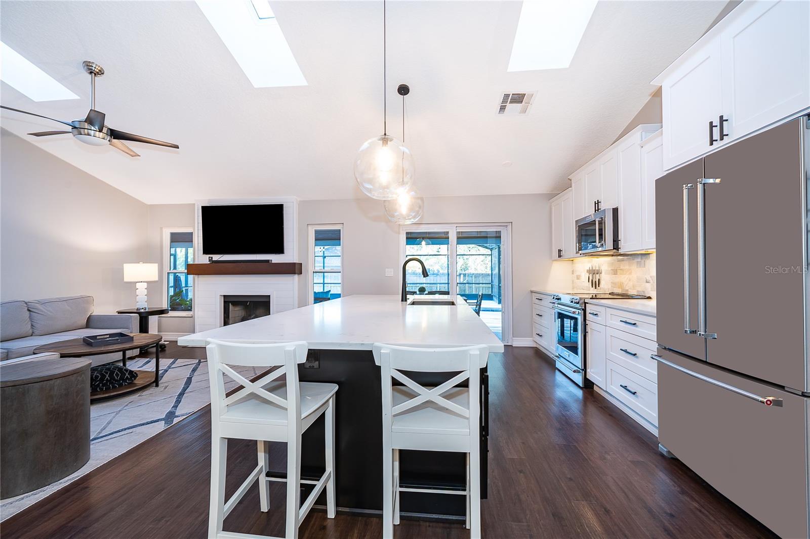 REGAL OAK SHORES UNIT 8 - Residential