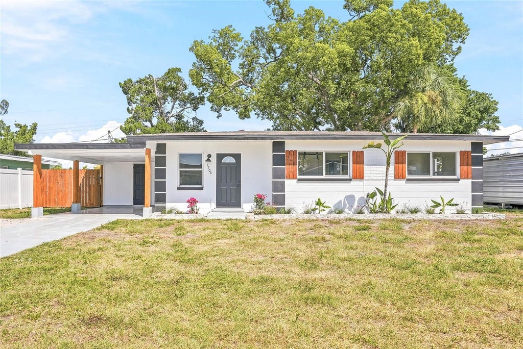 Photo of 1306 Dartmouth Drive, Bradenton, FL 34207 (MLS # TB8526183)