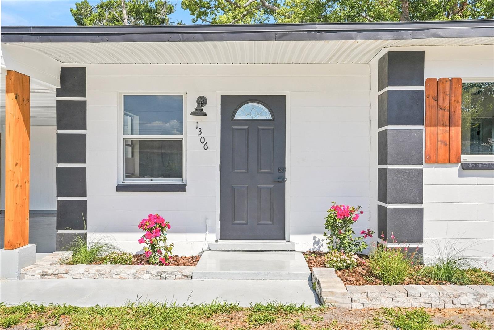 1306 DARTMOUTH DRIVE