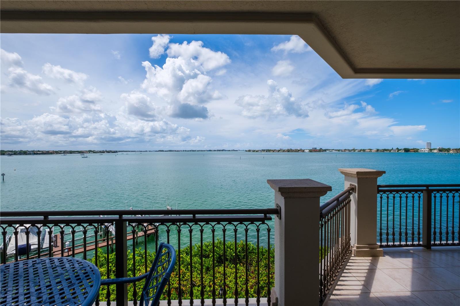 THE GRANDE RIVIERA - Residential