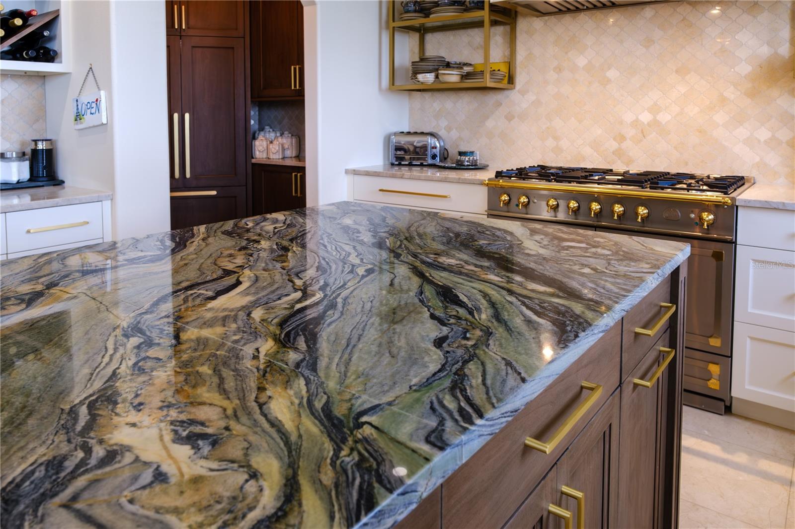 THE GRANDE RIVIERA - Residential