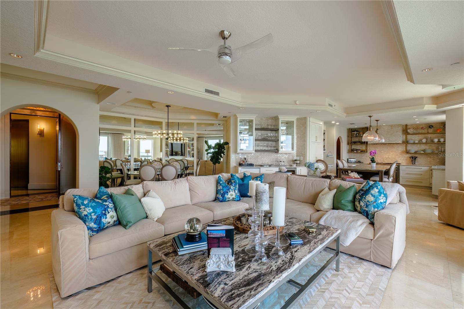 THE GRANDE RIVIERA - Residential