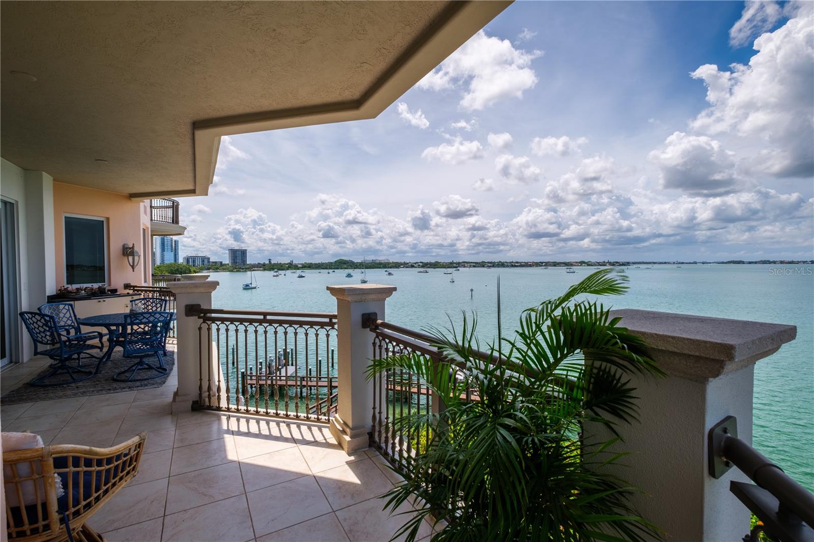 THE GRANDE RIVIERA - Residential