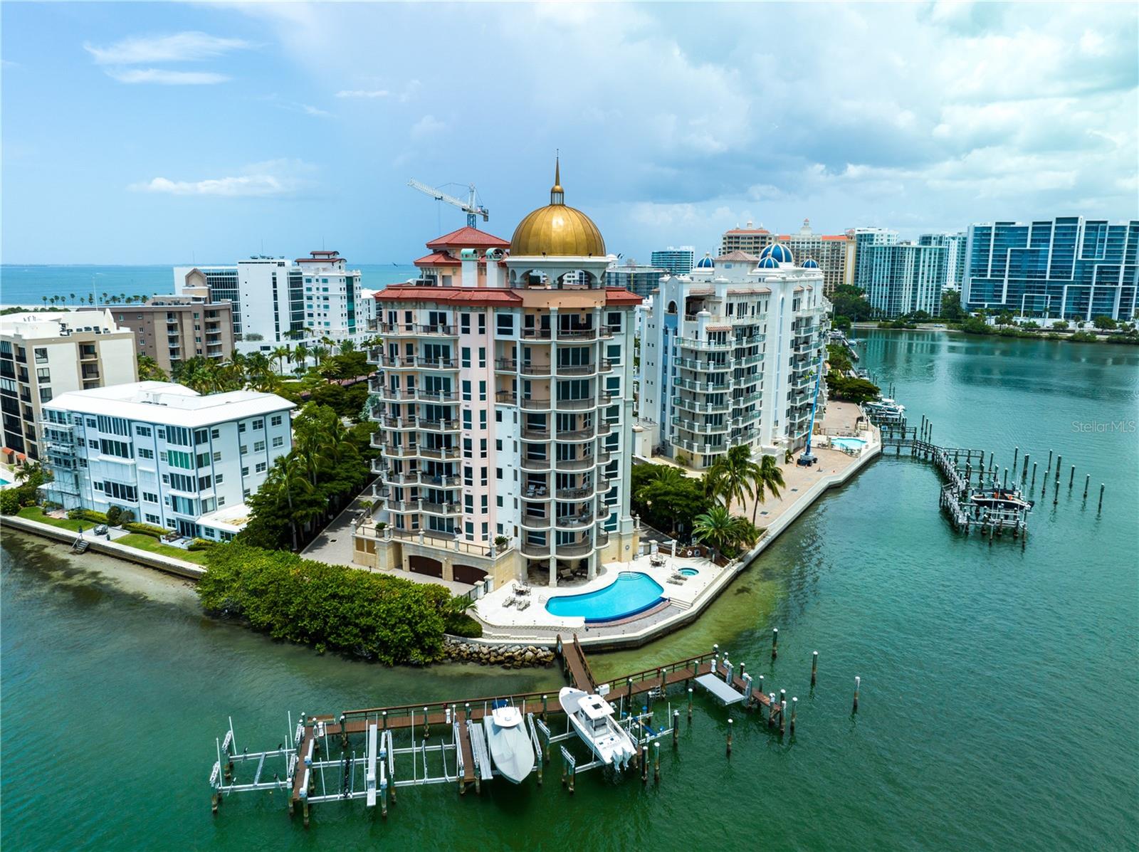 THE GRANDE RIVIERA - Residential