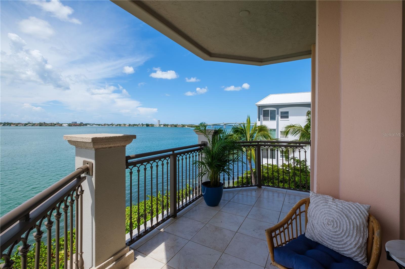 THE GRANDE RIVIERA - Residential