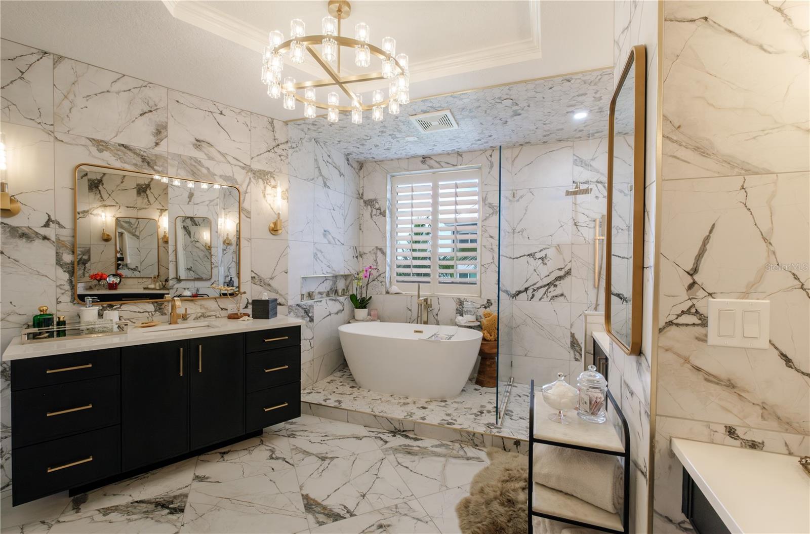 THE GRANDE RIVIERA - Residential