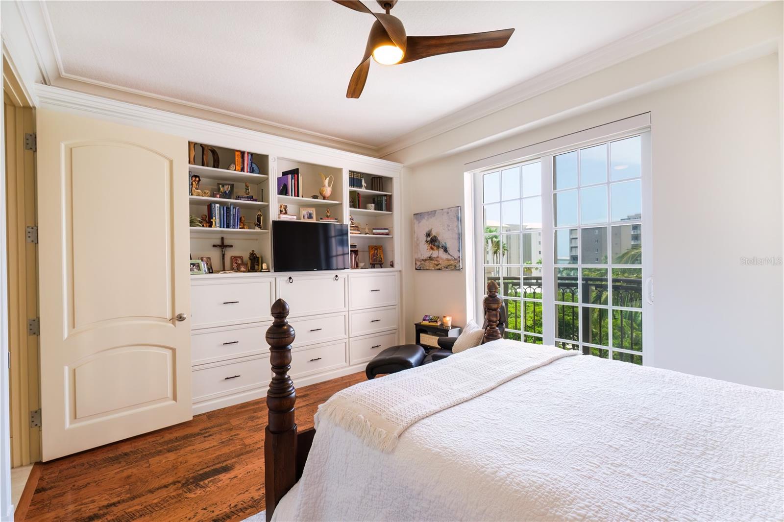 THE GRANDE RIVIERA - Residential