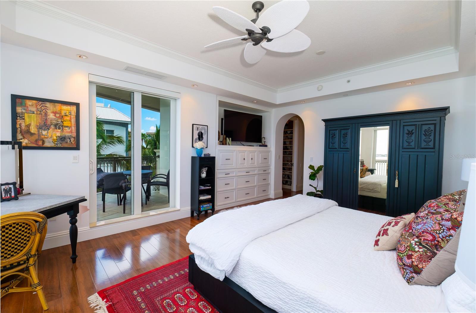 THE GRANDE RIVIERA - Residential