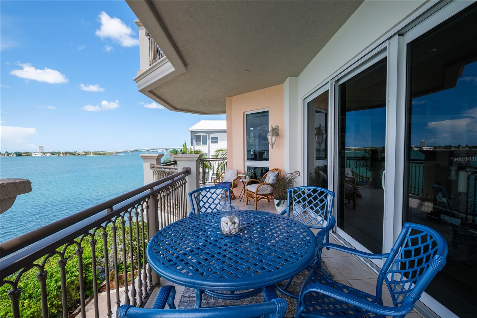 THE GRANDE RIVIERA - Residential