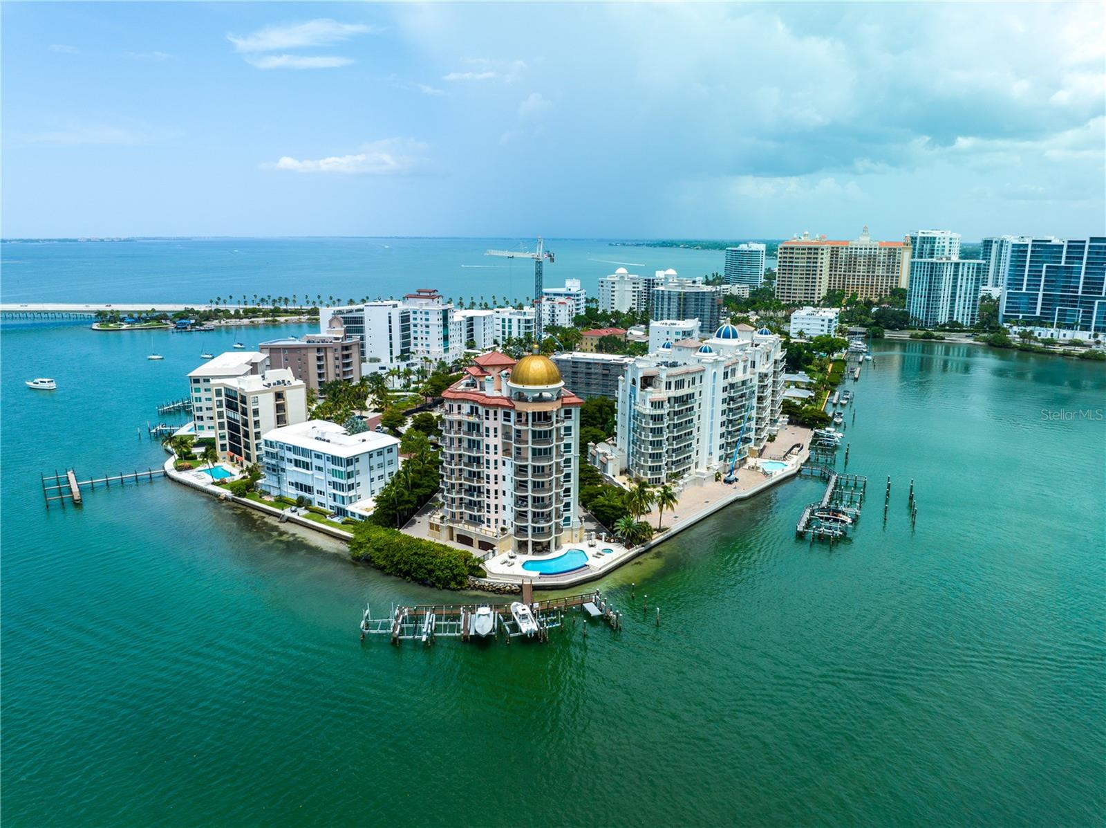 THE GRANDE RIVIERA - Residential