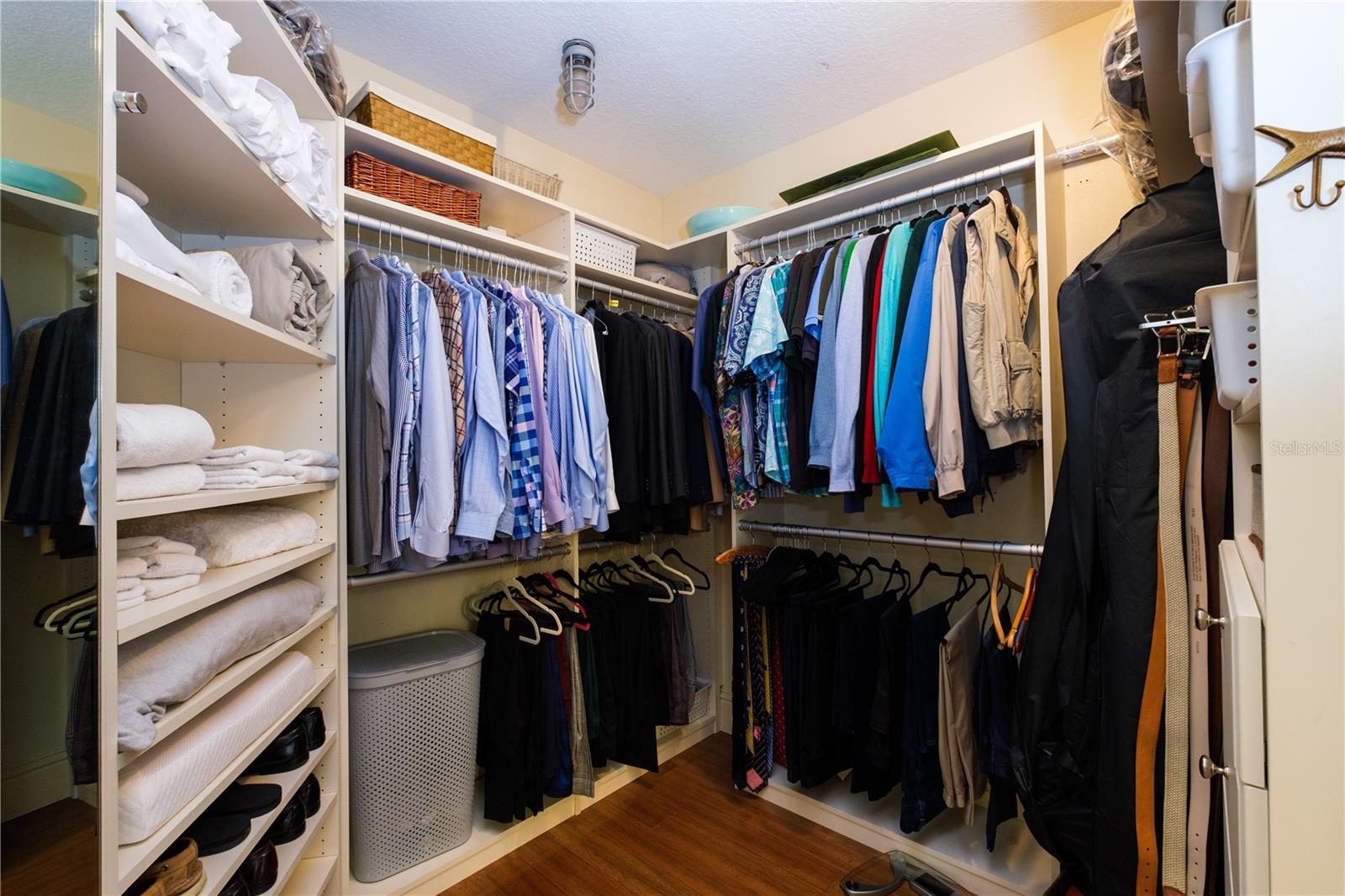 THE GRANDE RIVIERA - Residential