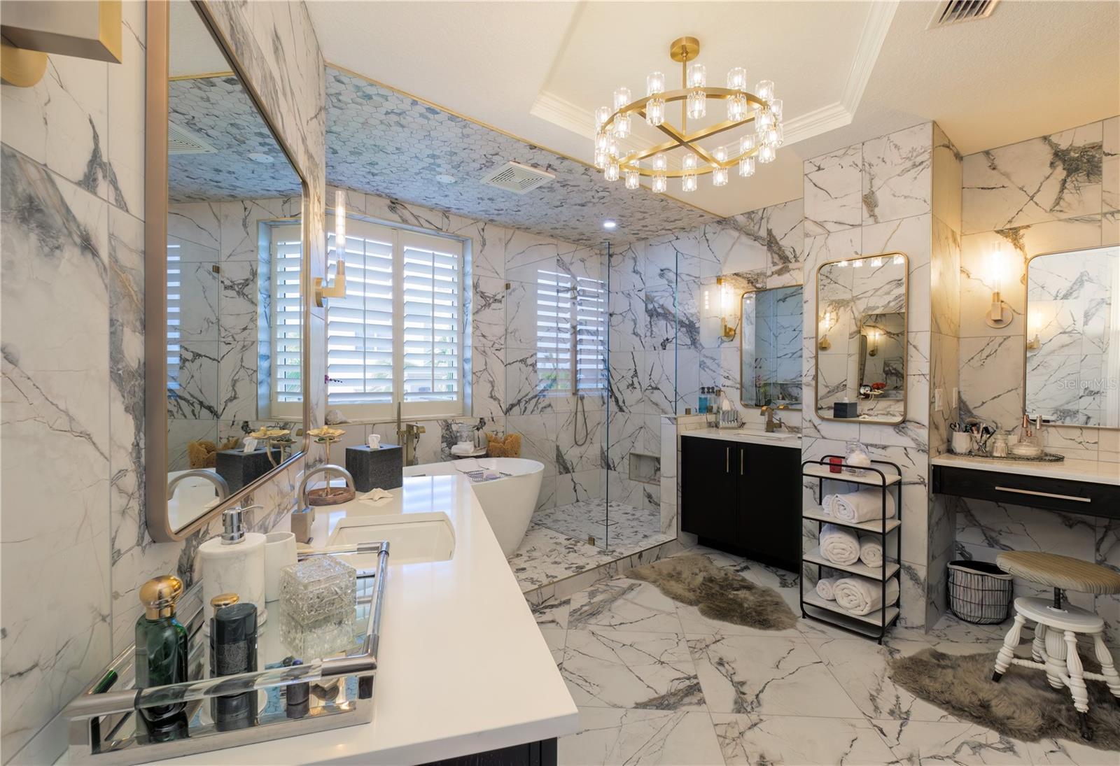 THE GRANDE RIVIERA - Residential