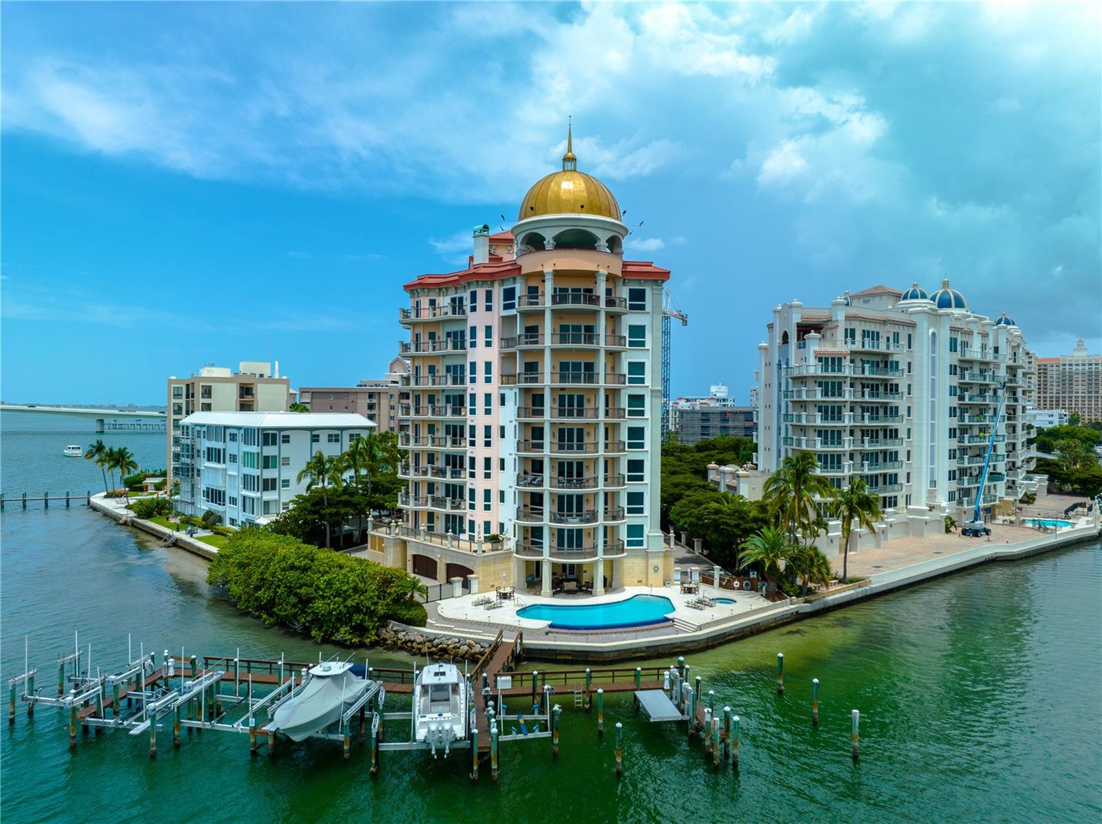 THE GRANDE RIVIERA - Residential