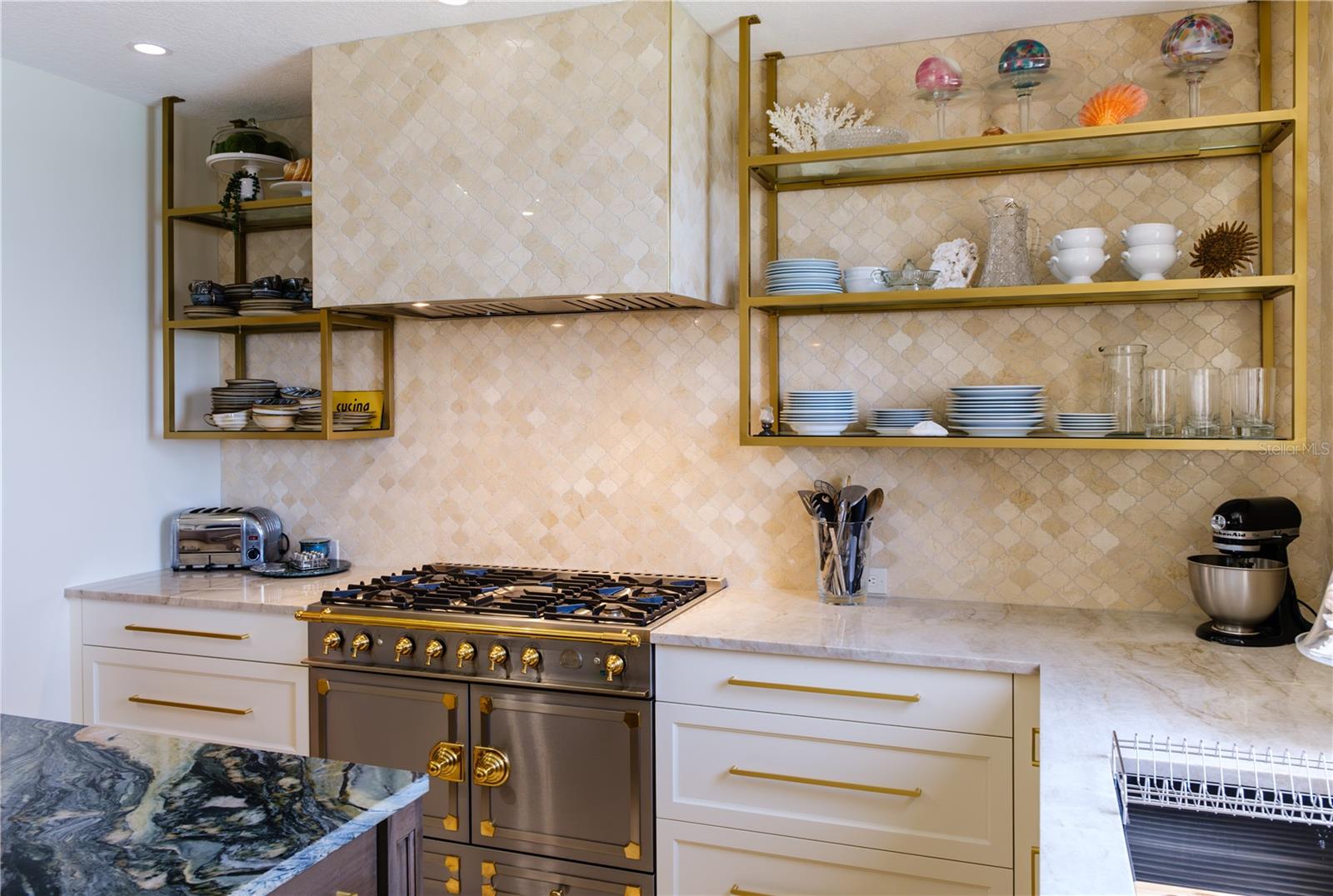 THE GRANDE RIVIERA - Residential