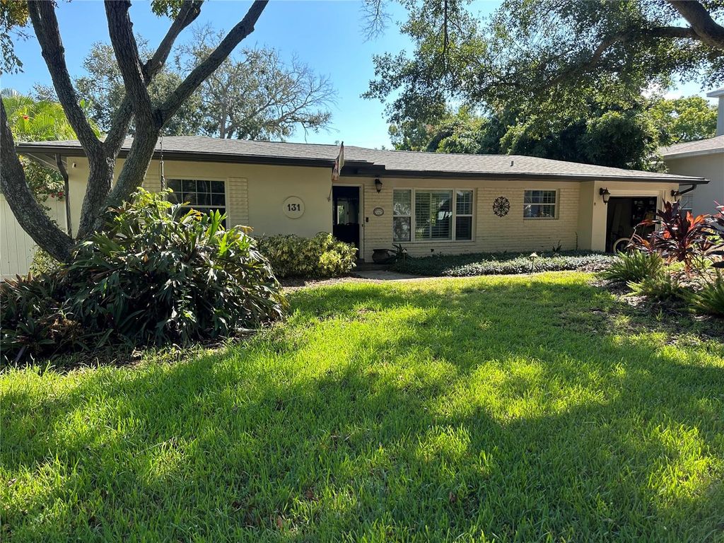 Photo of 131 Laredo Way NE, St Petersburg, FL 33704 (MLS # TB8310508)