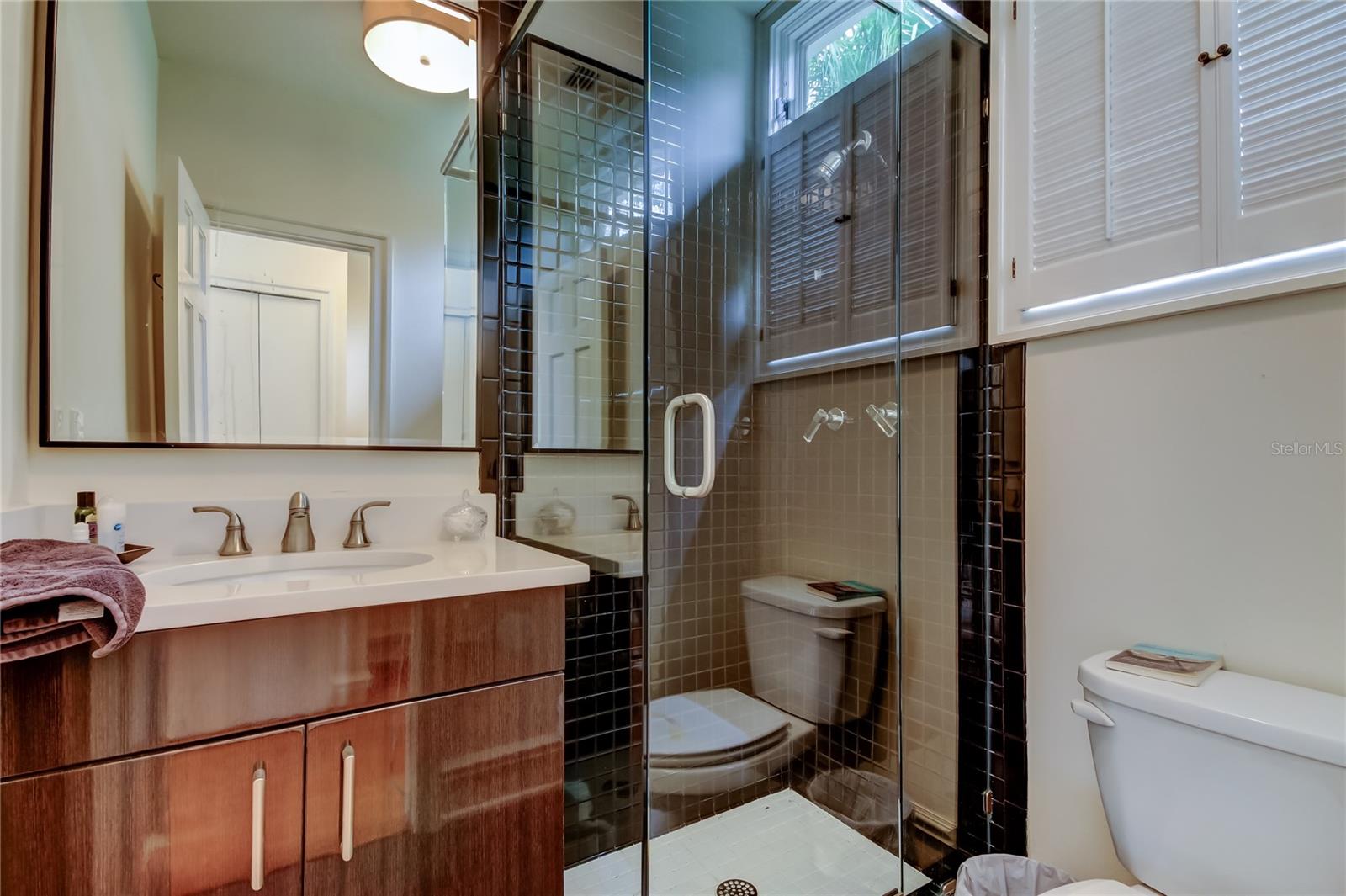 ISLAND HOMES - Residential Lease