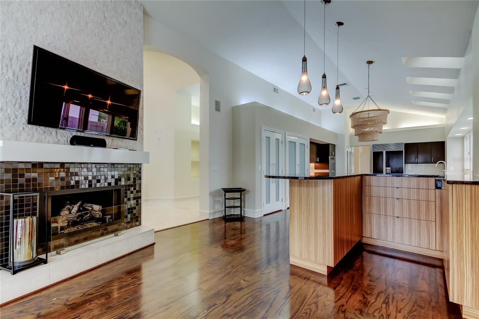 ISLAND HOMES - Residential Lease