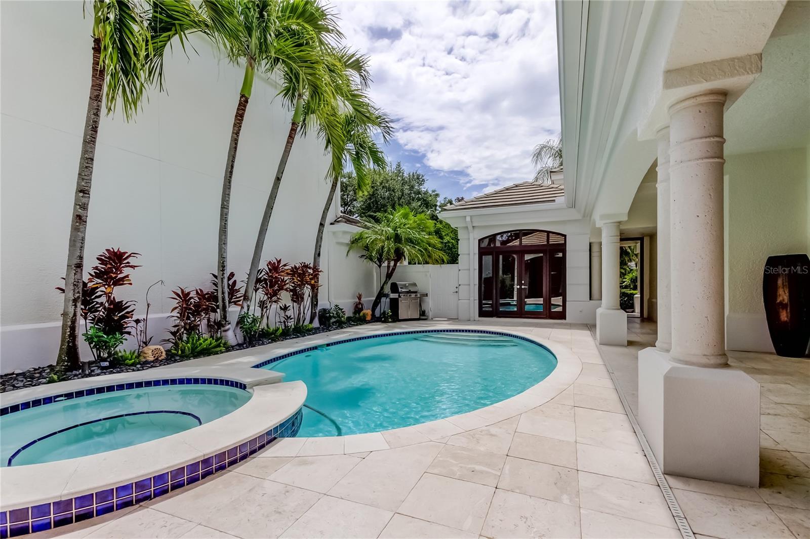 ISLAND HOMES - Residential Lease