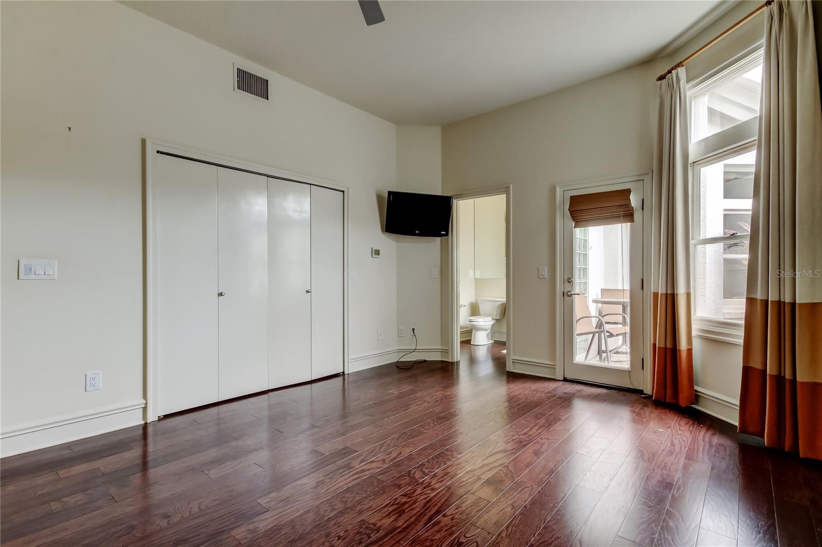 ISLAND HOMES - Residential Lease