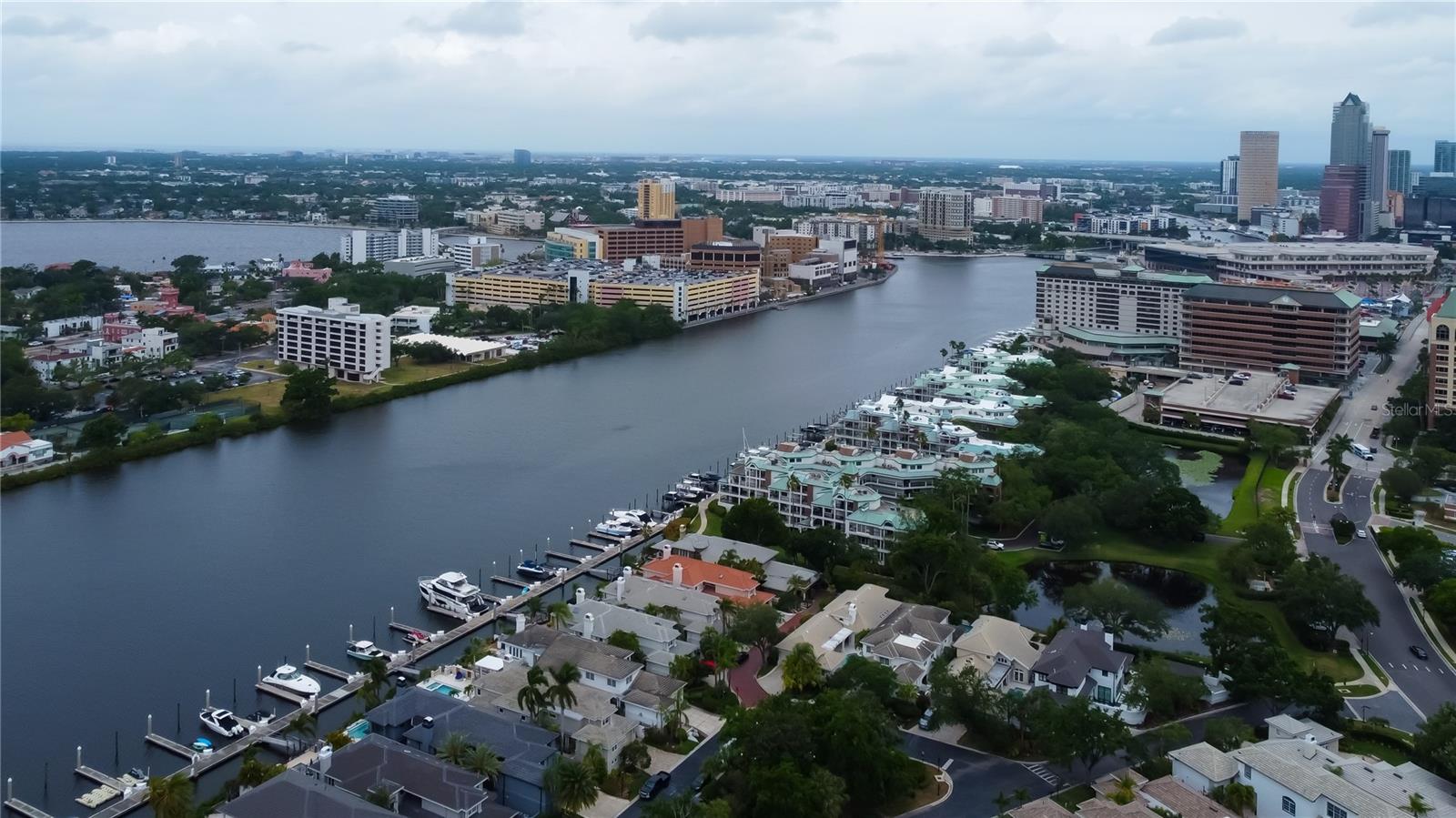 ISLAND HOMES - Residential Lease