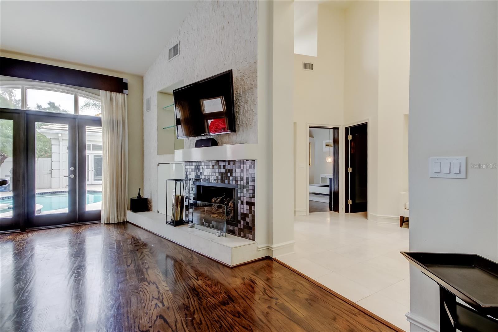 ISLAND HOMES - Residential Lease