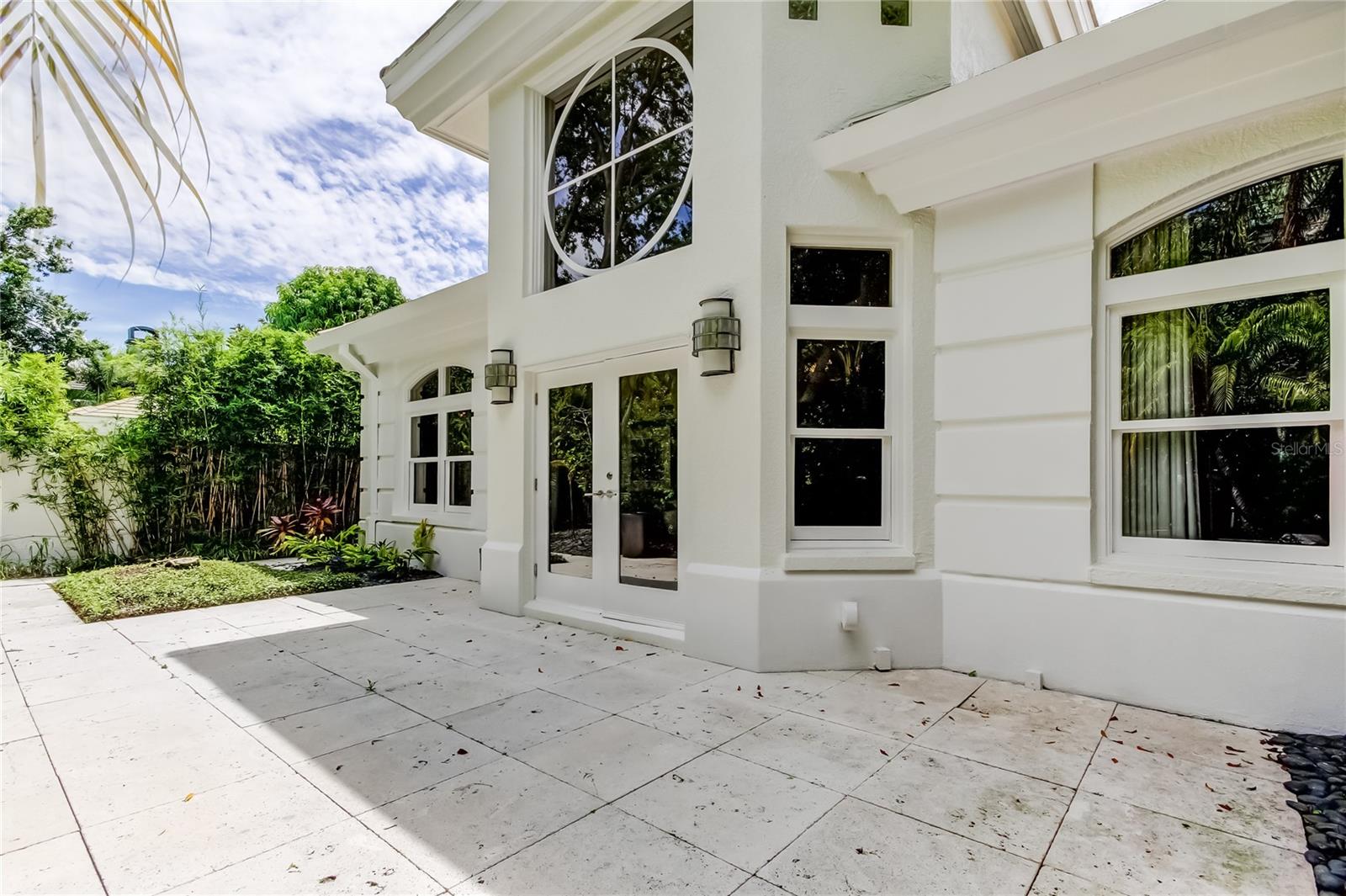 ISLAND HOMES - Residential Lease