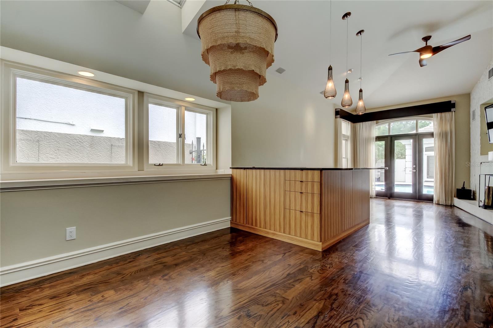 ISLAND HOMES - Residential Lease