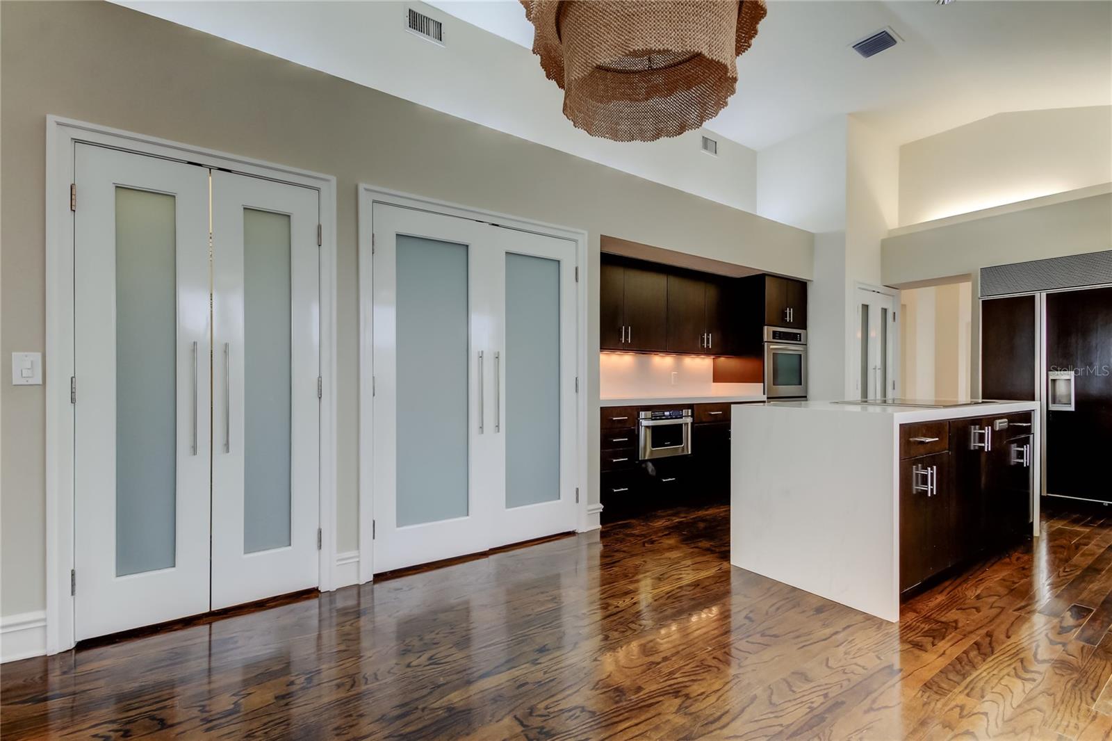 ISLAND HOMES - Residential Lease