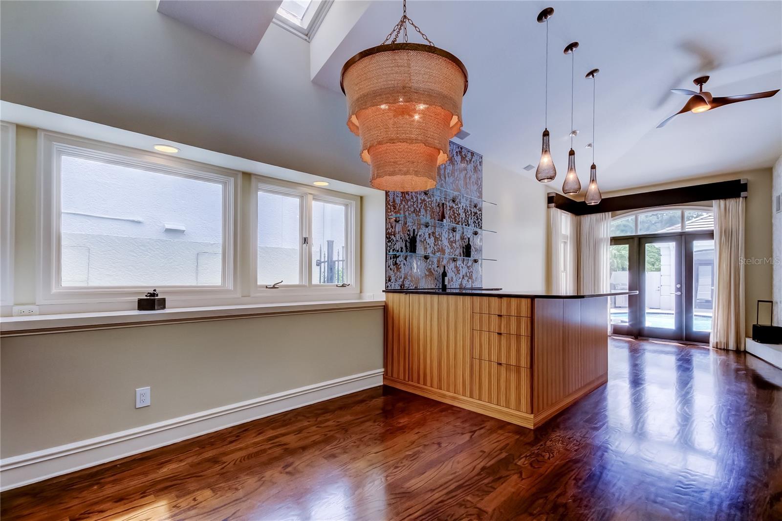 ISLAND HOMES - Residential Lease