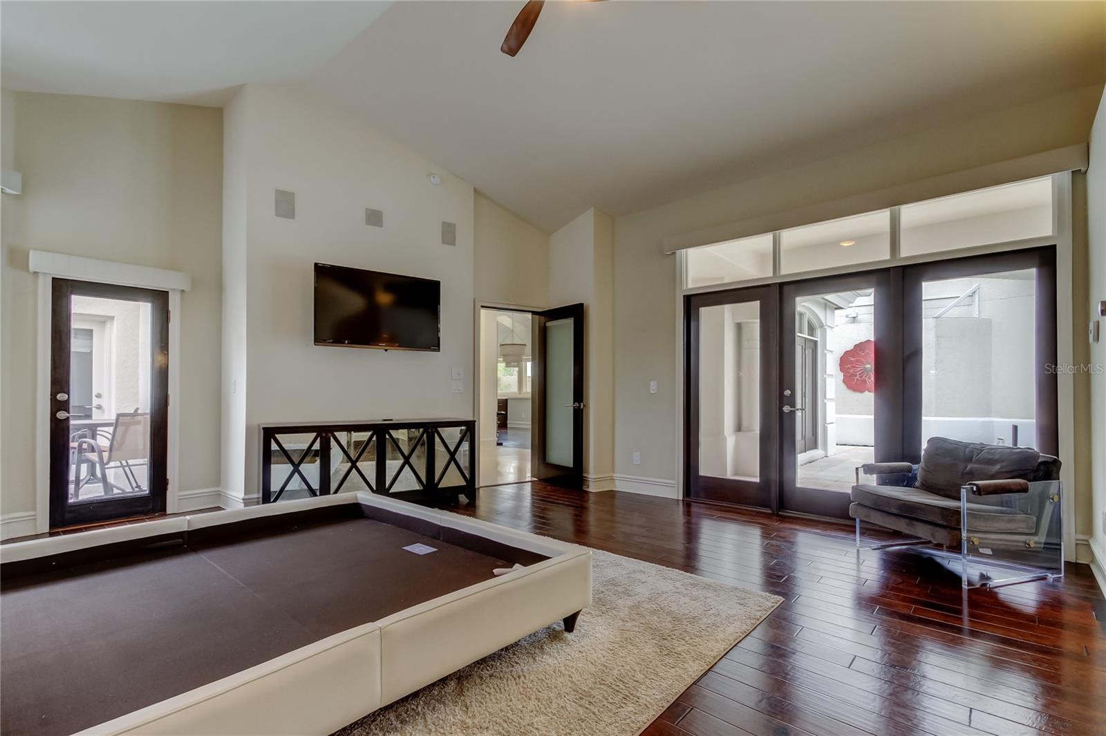 ISLAND HOMES - Residential Lease