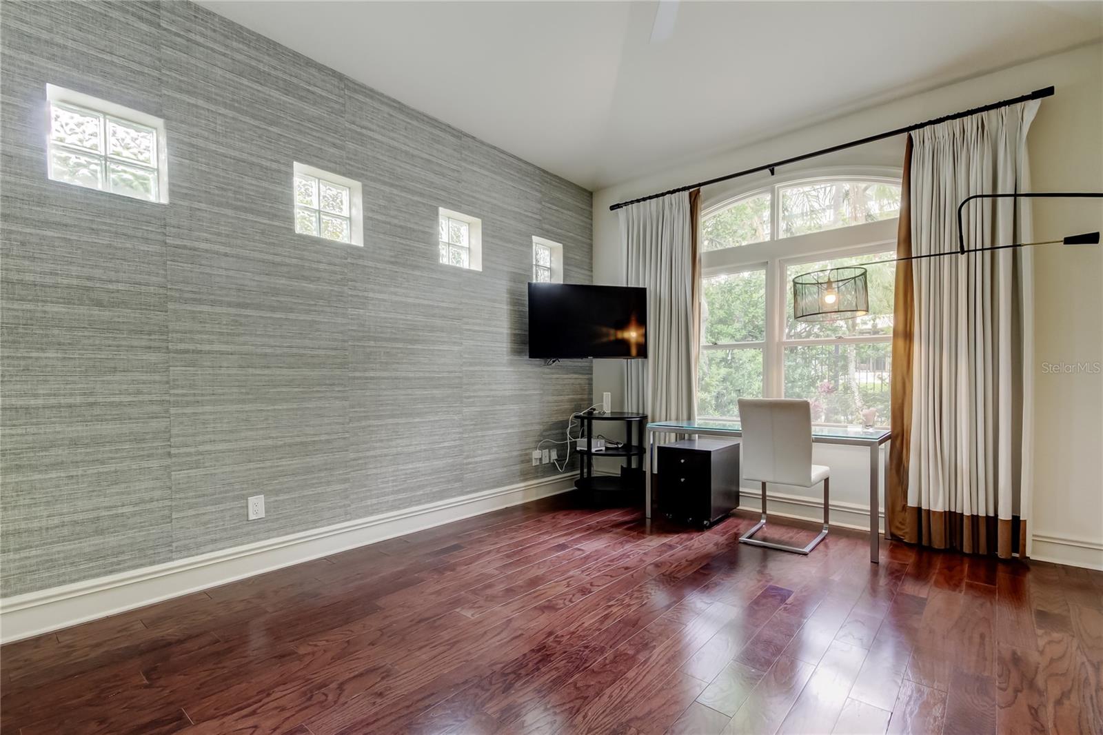 ISLAND HOMES - Residential Lease