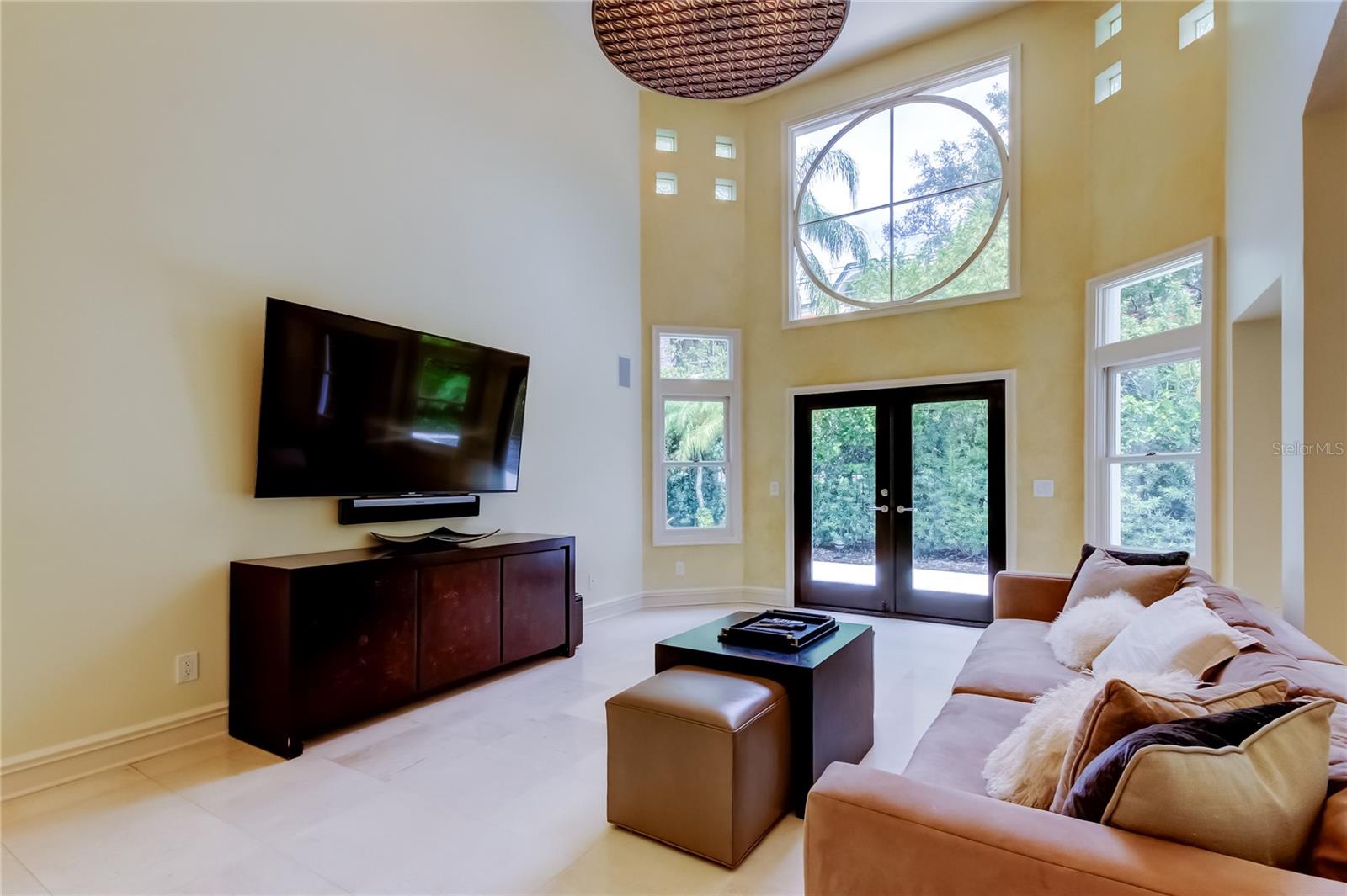 ISLAND HOMES - Residential Lease