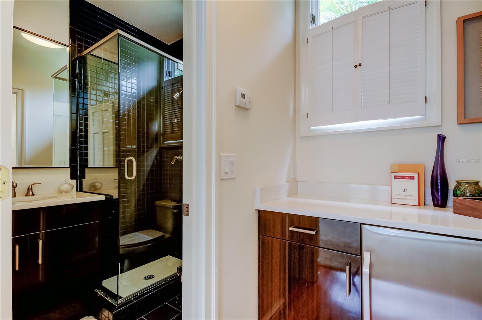 ISLAND HOMES - Residential Lease