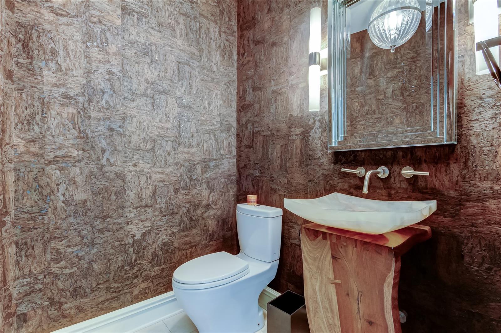 ISLAND HOMES - Residential Lease