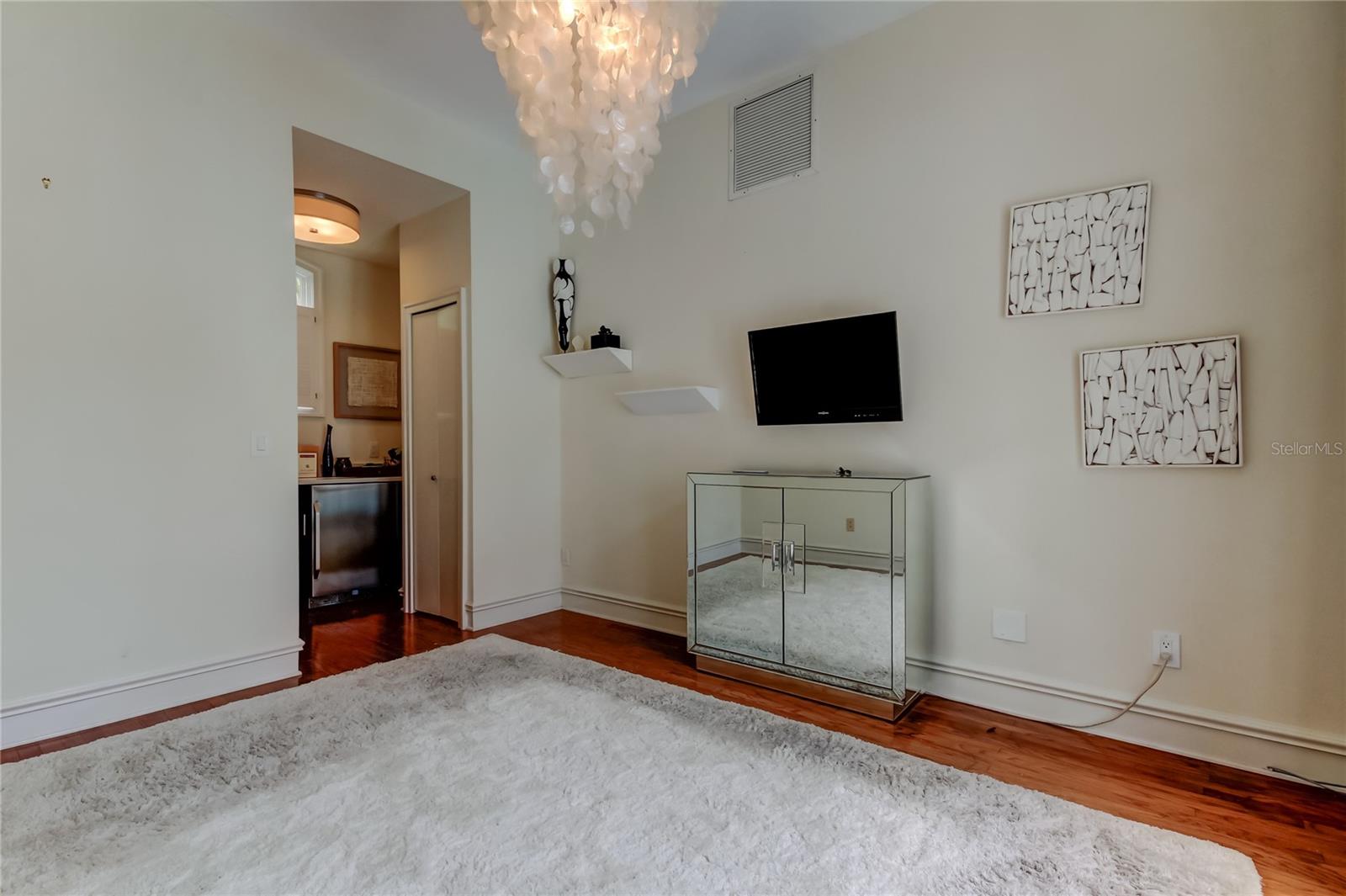 ISLAND HOMES - Residential Lease