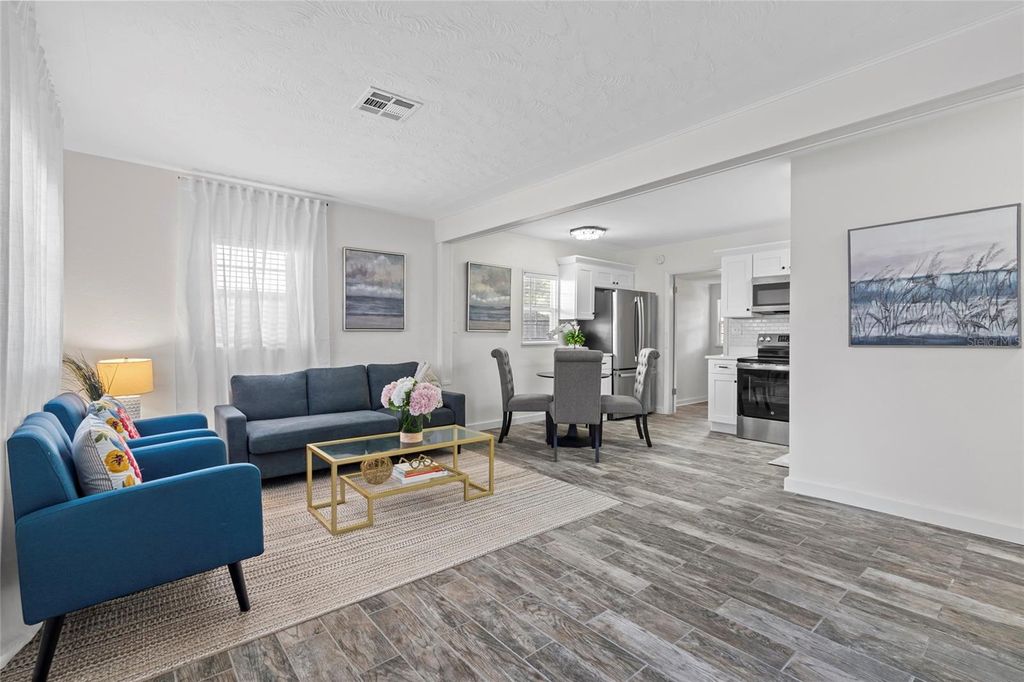 Photo of 326 50th Avenue N, St Petersburg, FL 33703 (MLS # TB8412734)