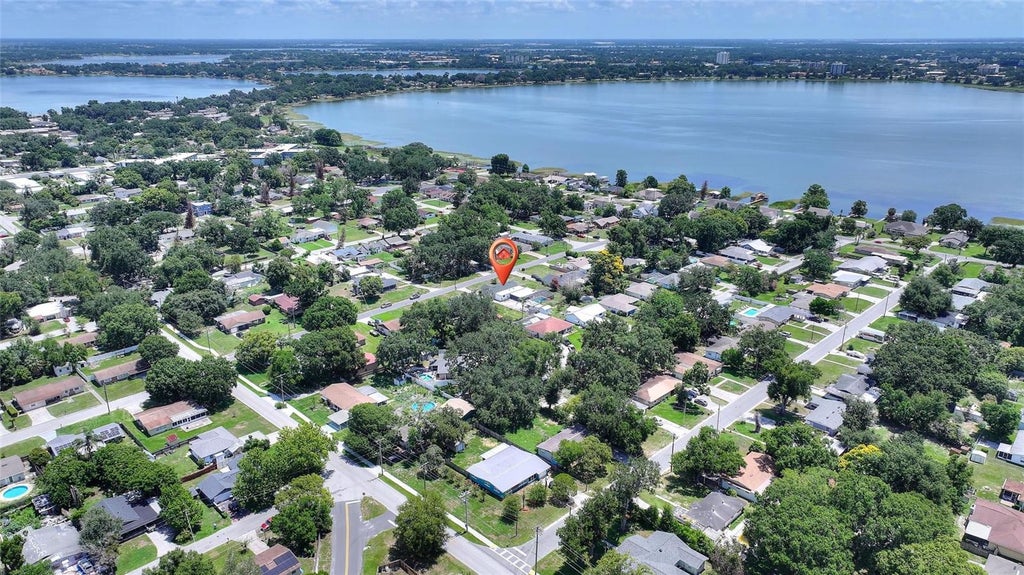 Photo of 2230 W Central Avenue, Winter Haven, FL 33880 (MLS # S5152674)