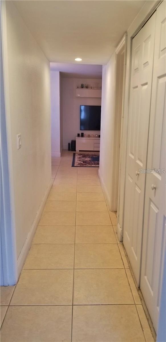 VENETIAN PLACE - Residential