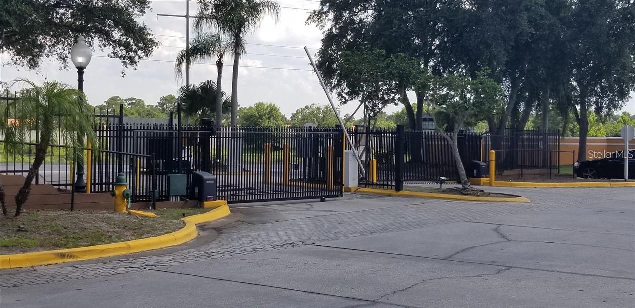 VENETIAN PLACE - Residential