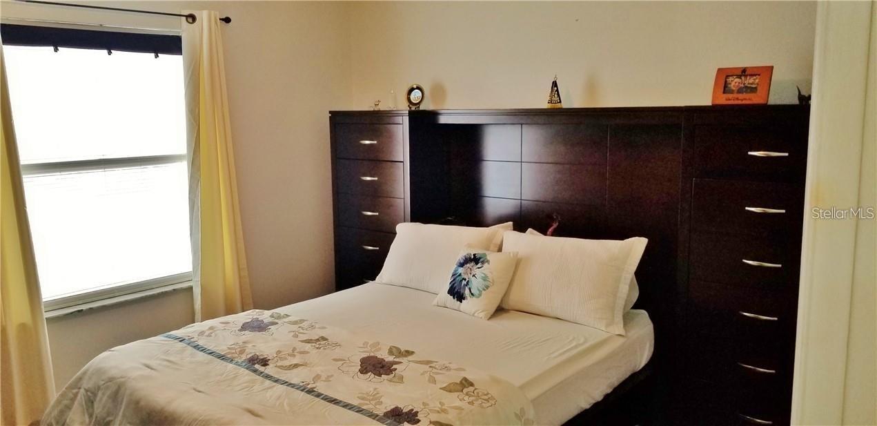 VENETIAN PLACE - Residential