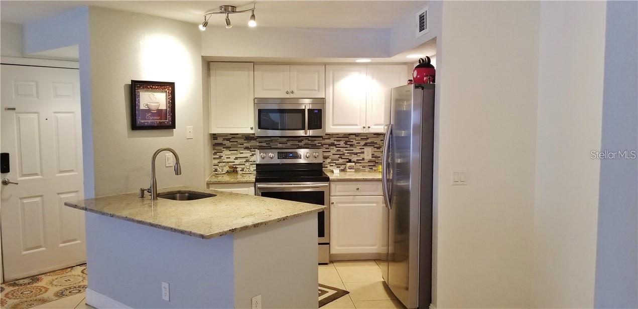 VENETIAN PLACE - Residential