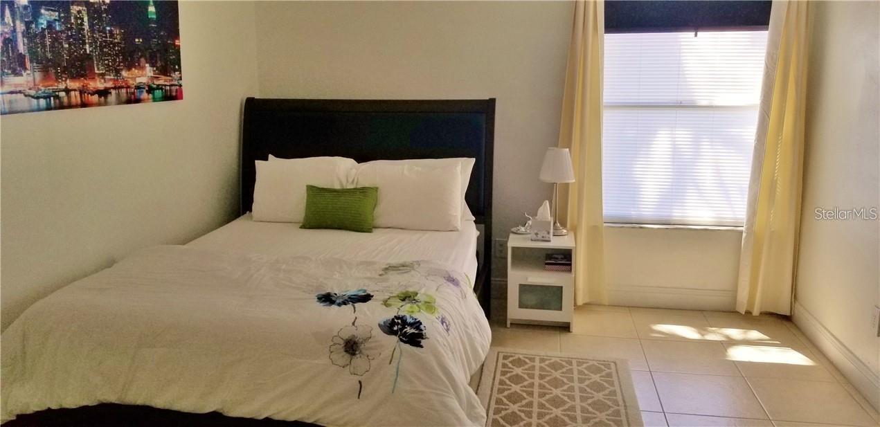 VENETIAN PLACE - Residential